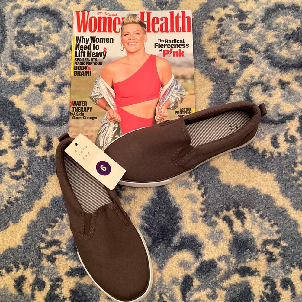 Gray slip on Women’s sneaker size 6 for a comfy walk or with some jeans for fun